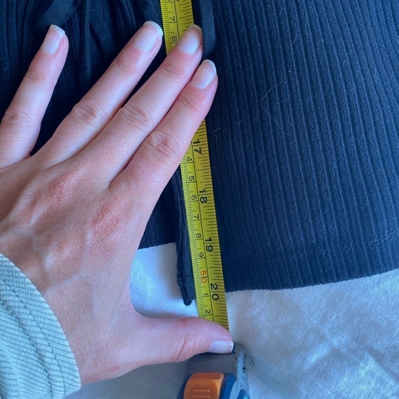 Frame Women’s Bell Sleeve Rib Polo Top Black Size Medium Tie Front Crop - Picture 7 of 8